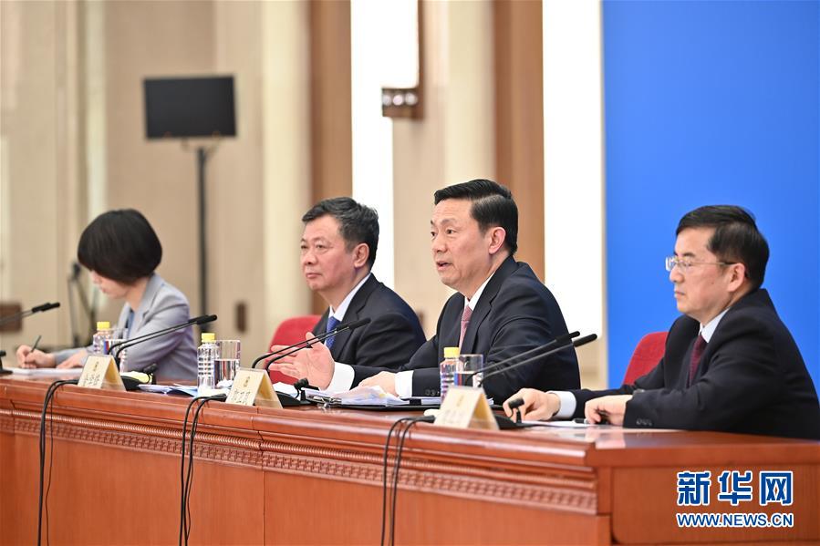 (Two sessions) (3) The Fourth Session of the 13th Chinese People's Political Consultative Conference held a press conference.